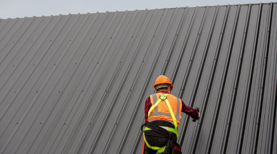 Professional gutter cleaning in Indian Hills, CO